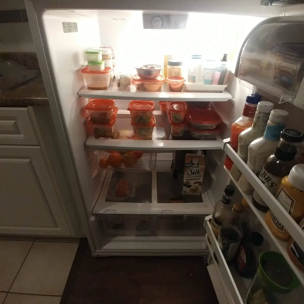 one-super-organised-fridge-1-cleanlifebc-webp
